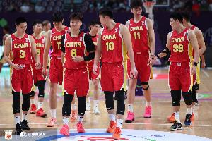 本届亚洲杯三后卫与上届区别？媒体人：这届更主动 是计划之中的