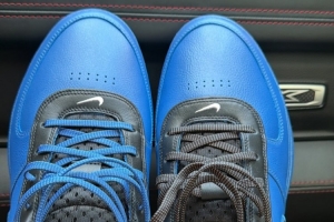 不打球就晒鞋！PJ塔克晒布克球鞋 这又是一双布克本人都没有的吗