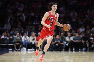 1亿超值！吉迪14投7中砍下18分13篮板5助攻 带队取得开季3连胜