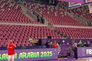 怎么回事？胡明轩对阵韩国赛前三分7连中 正式比赛却7投0中